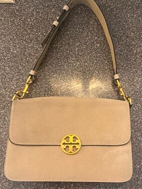 Tory Burch Chelsea Beige Suede Shoulder Bag with Classic Gold Logo